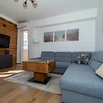 Val Apartman